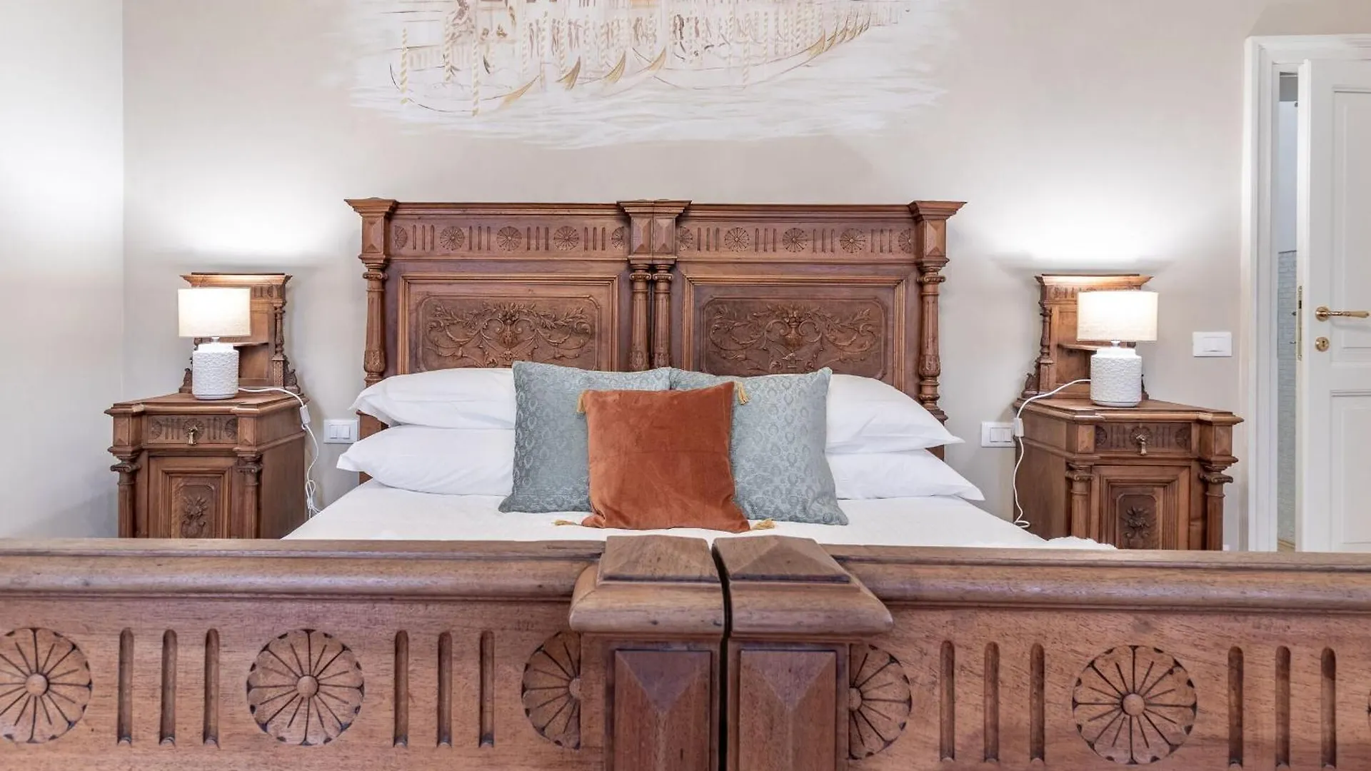 Italian Experience-Riva Degli Schiavoni Boutique Apartment Venice 0*,  Italy