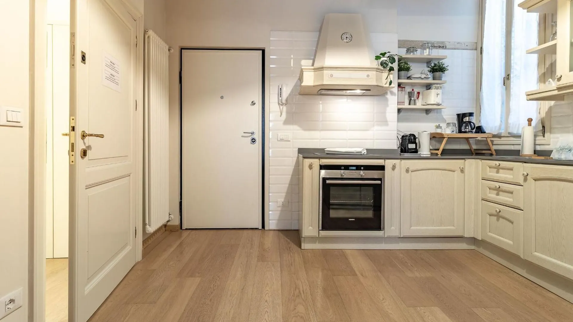 Italian Experience-Riva Degli Schiavoni Boutique Apartment Venice 0*,