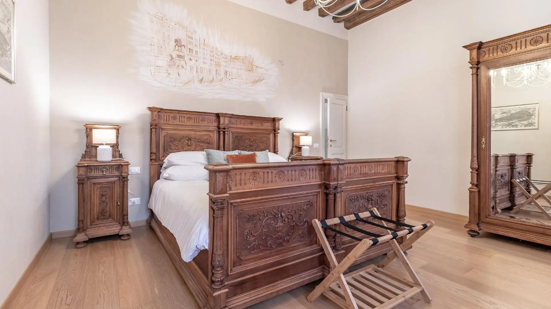 Italian Experience-Riva Degli Schiavoni Boutique Apartment Venice Italy