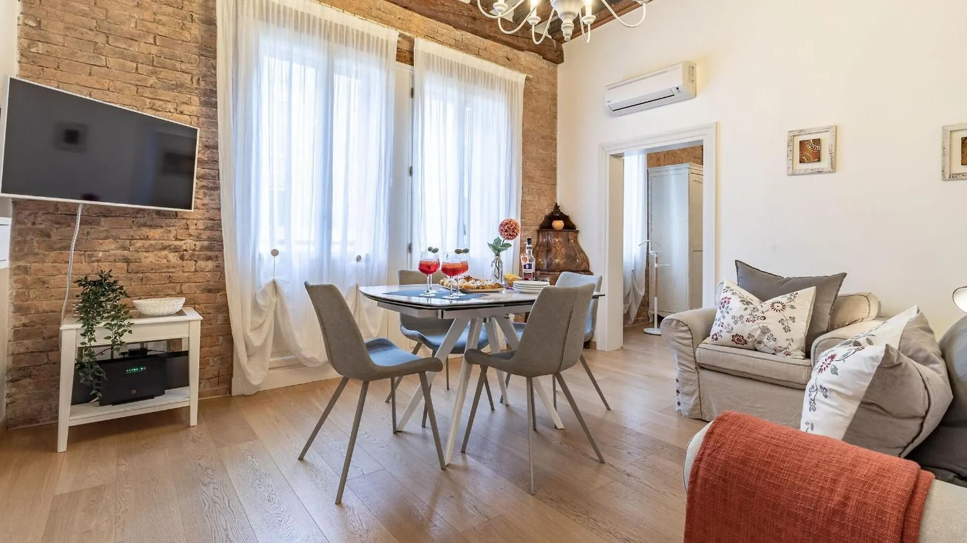 Italian Experience-Riva Degli Schiavoni Boutique Apartment Venice