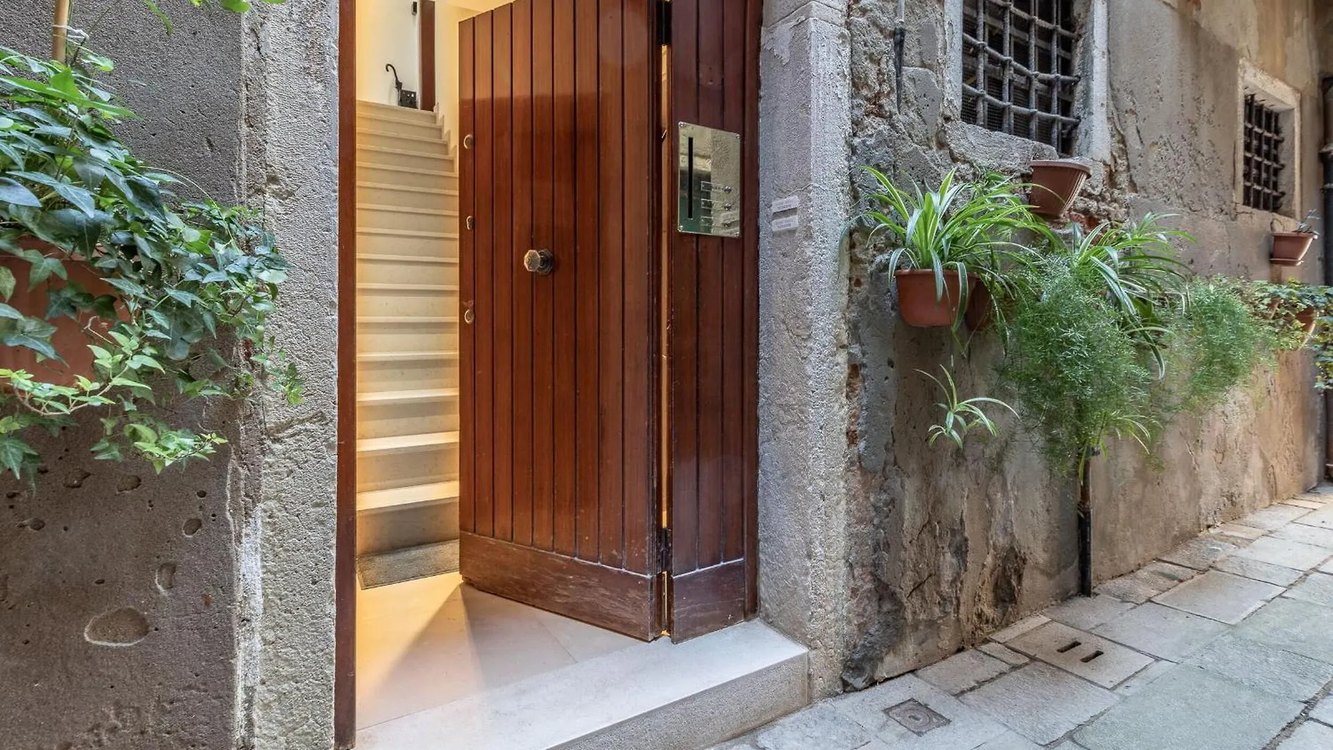 Italian Experience-Riva Degli Schiavoni Boutique Apartment Venice 0*,