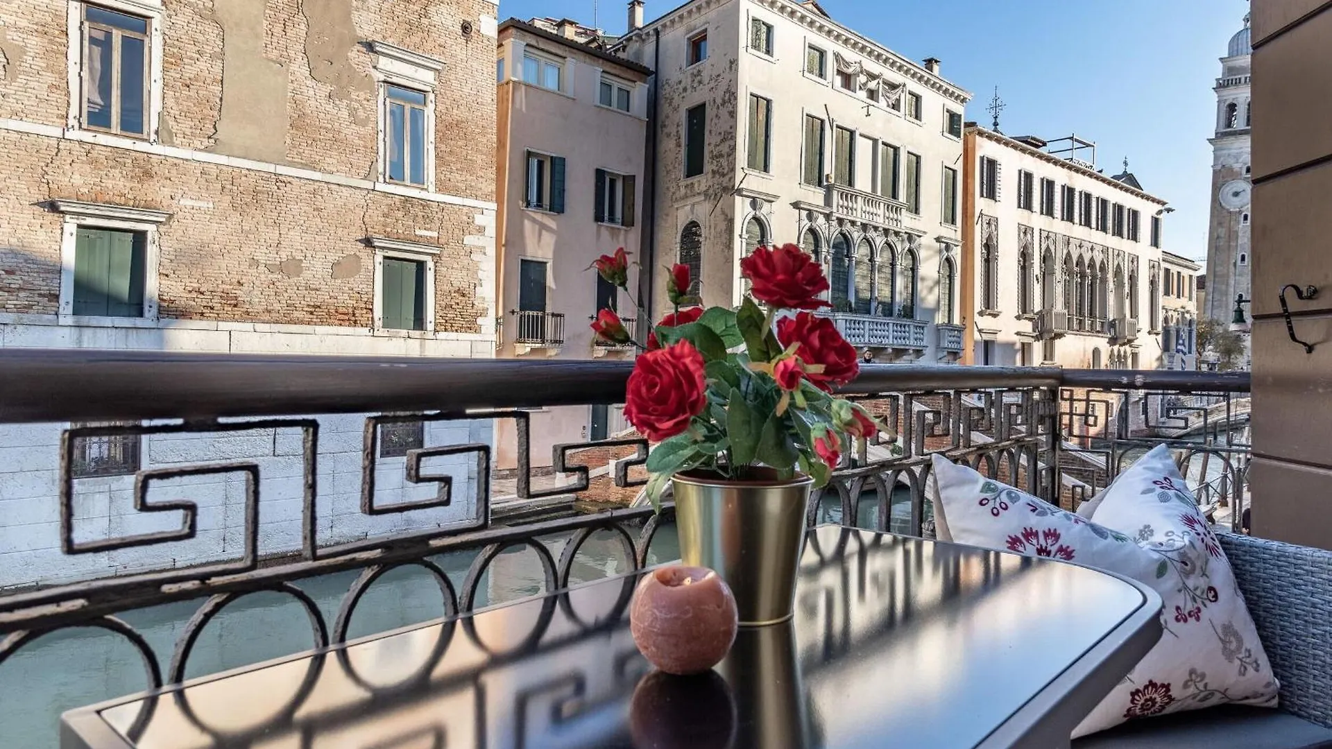 Italian Experience-Riva Degli Schiavoni Boutique Apartment Venice 0*,