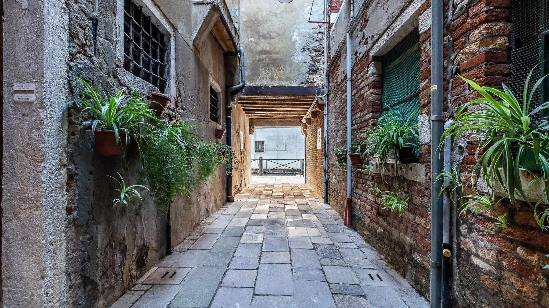Italian Experience-Riva Degli Schiavoni Boutique Apartment Venice Italy